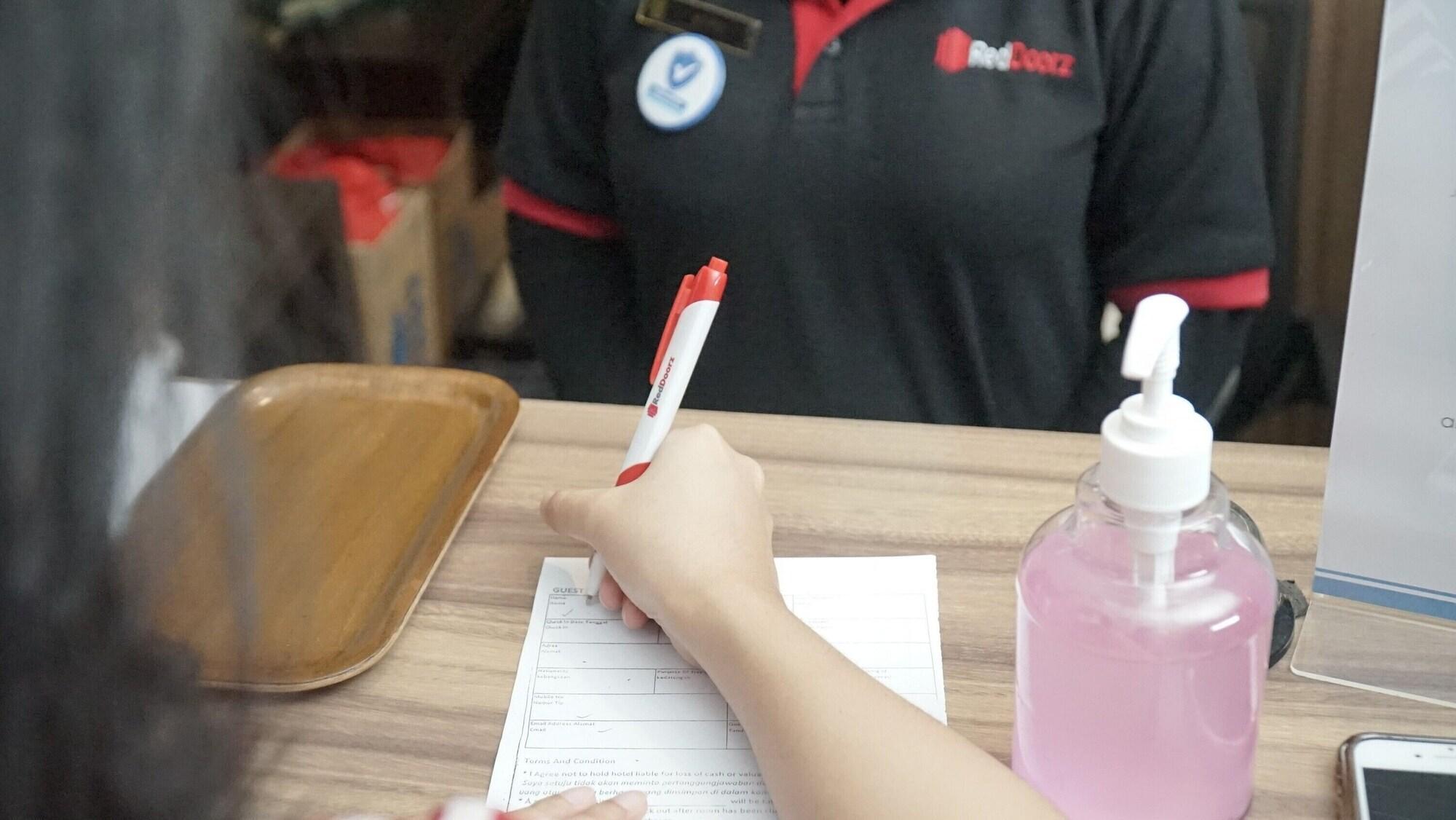 Reddoorz Plus @ Sawah Besar Jakarta Eksteriør bilde